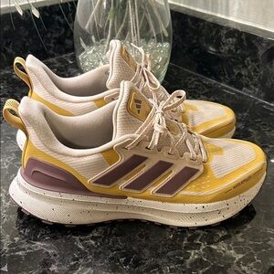 Adidas Women's Yellow and Tan Athletic Shoes